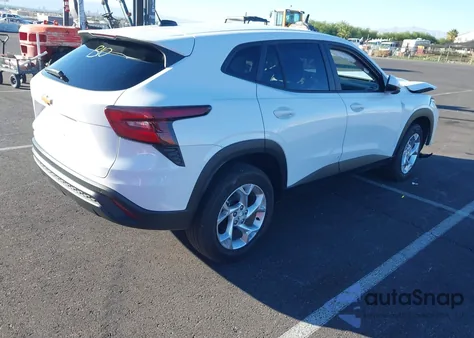 2024 Chevrolet Trax Fwd Sp z USA, uszkodzony, nr VIN KL77LFE25RC207141